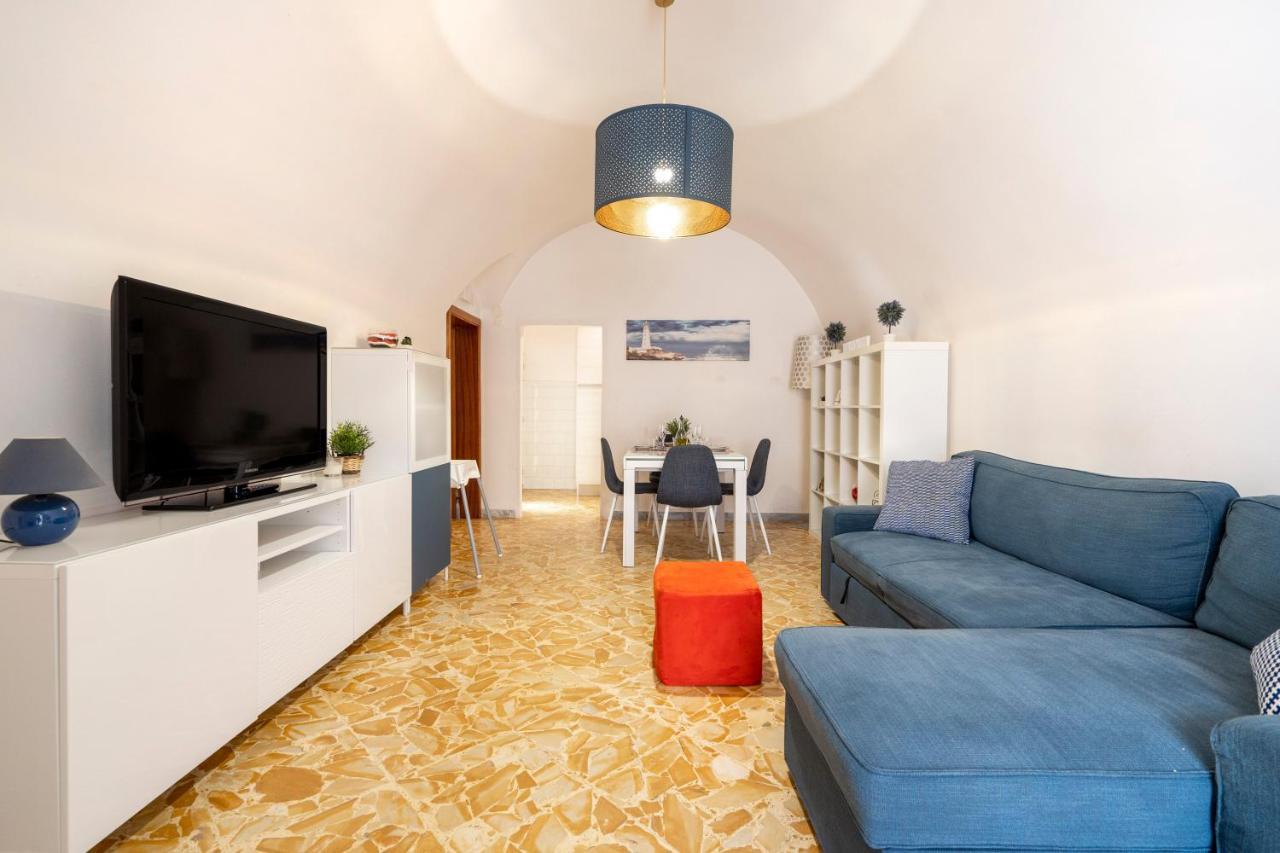 Vico II Terrace Apartment A Step From Piazza Roma Martina Franca Exterior photo